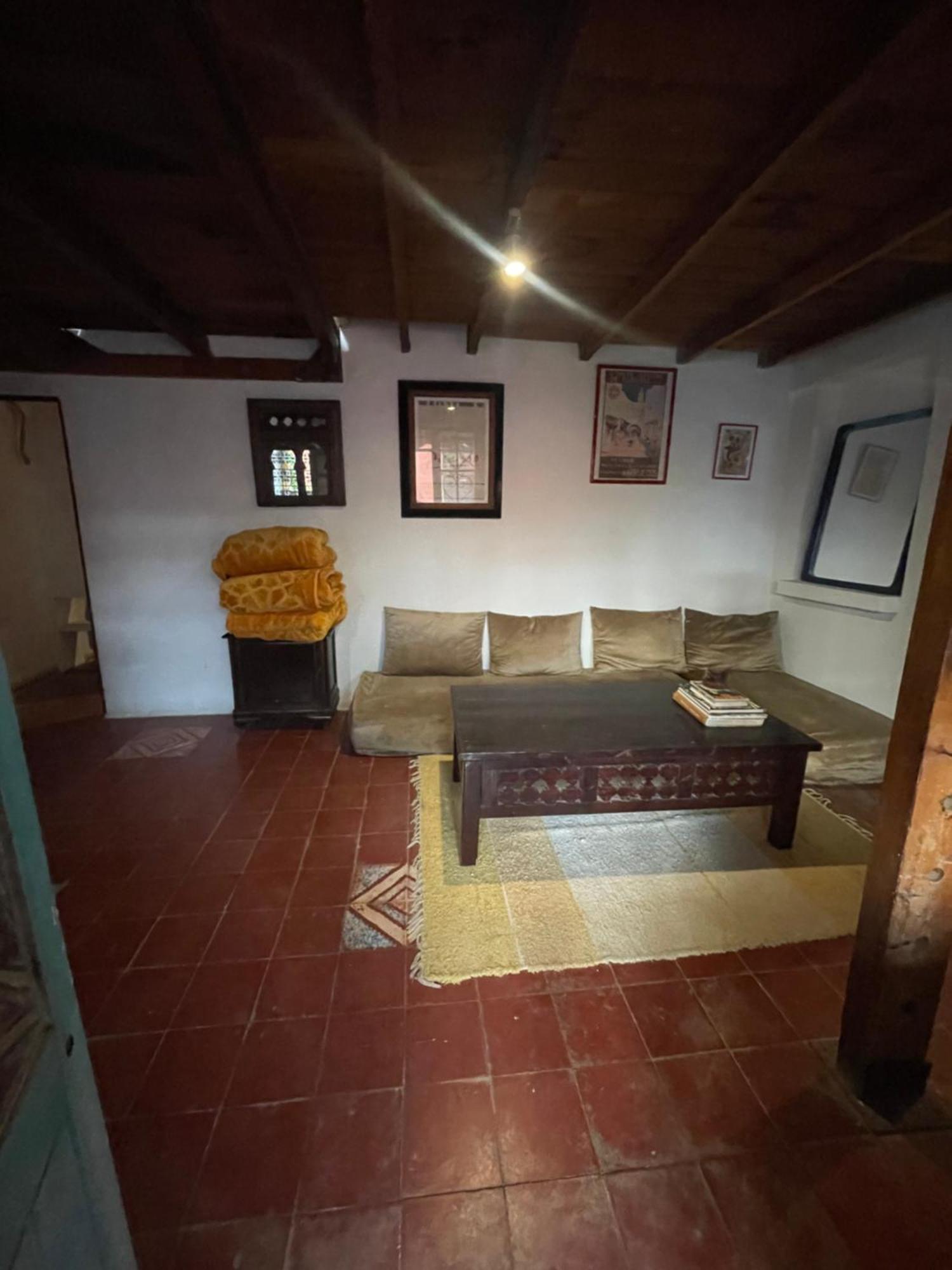 Dar El Pirata Hostel Asilah Bagian luar foto